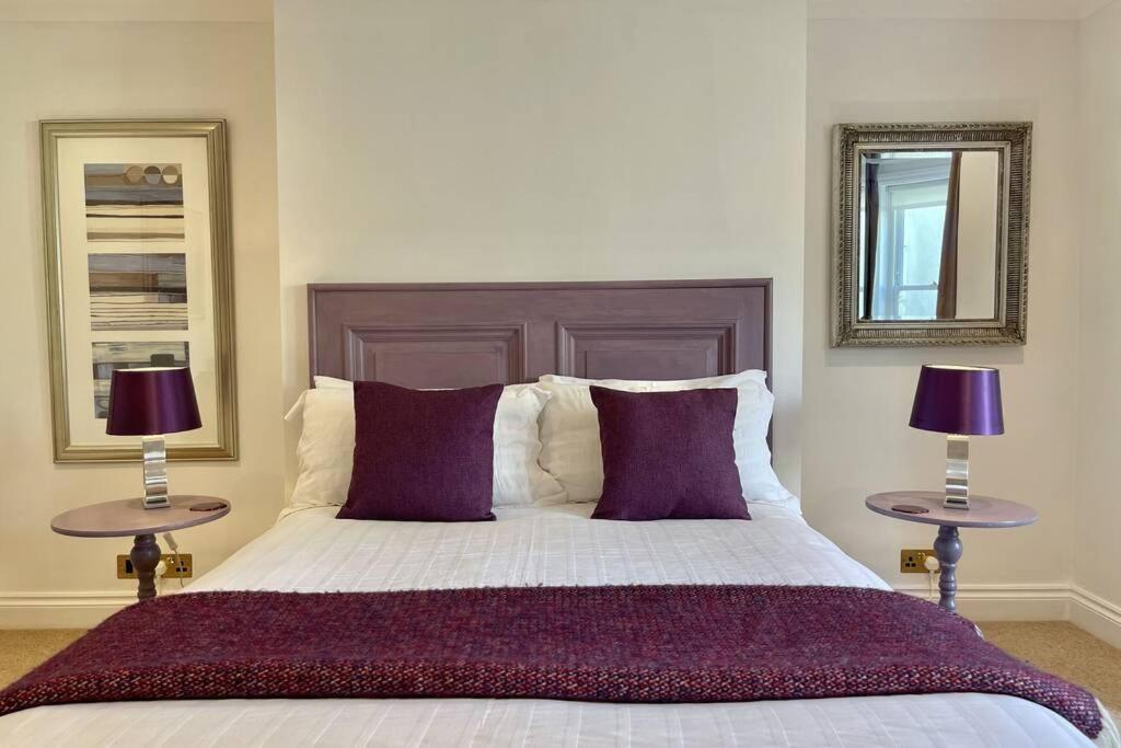Lavender Apartment - Spacious Apartment Close To The Beach Deal Kültér fotó